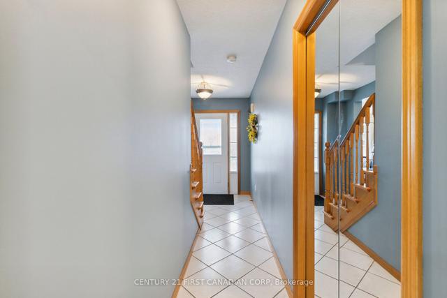 39 Abbeywood Cres, House detached with 3 bedrooms, 4 bathrooms and 4 parking in Guelph ON | Image 38
