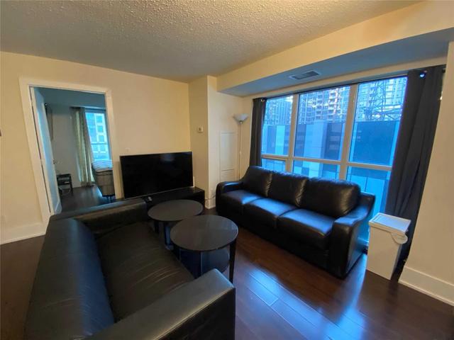 404 - 300 Front St W, Condo with 3 bedrooms, 2 bathrooms and 1 parking in Toronto ON | Image 4