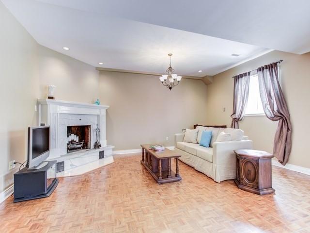 106 Regina Ave, House detached with 3 bedrooms, 3 bathrooms and 2 parking in Toronto ON | Image 14