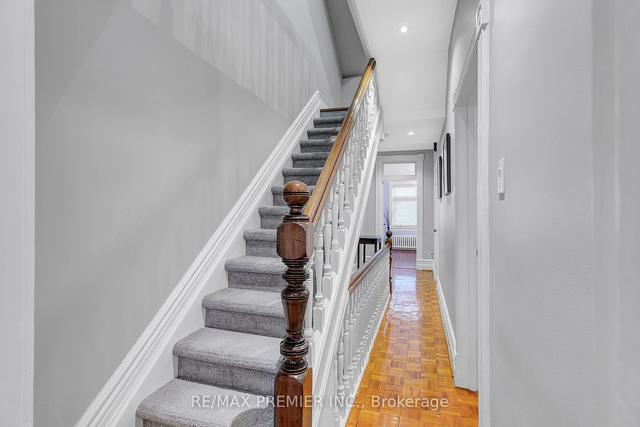32 Robinson St, House attached with 4 bedrooms, 2 bathrooms and 1 parking in Toronto ON | Image 6