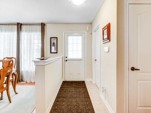 26 Muzzo Dr, Townhouse with 2 bedrooms, 2 bathrooms and 1 parking in Brampton ON | Image 3