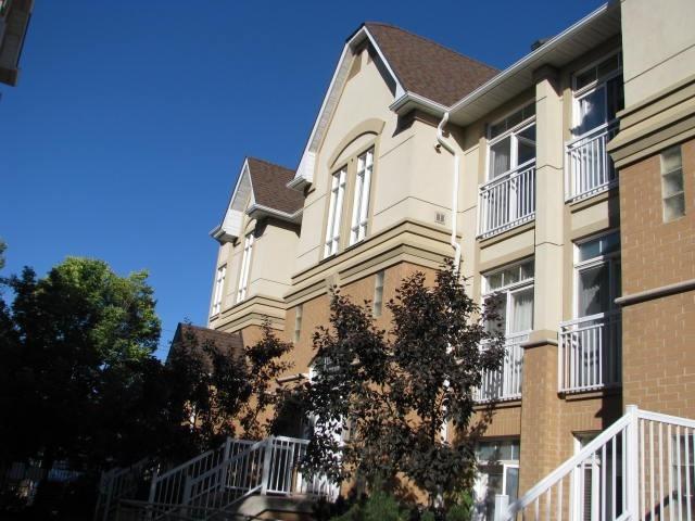13 - 11 Pine St, Townhouse with 2 bedrooms, 2 bathrooms and 1 parking in Toronto ON | Card Image