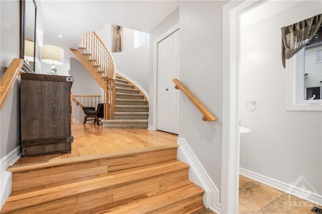 301 Vienna Terrace, Townhouse with 3 bedrooms, 3 bathrooms and 5 parking in Ottawa ON | Image 4