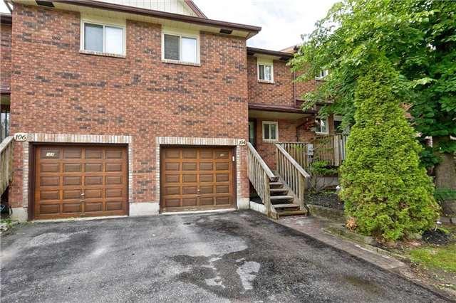 104 Loggers Run Rd, Townhouse with 3 bedrooms, 2 bathrooms and 1 parking in Barrie ON | Image 1