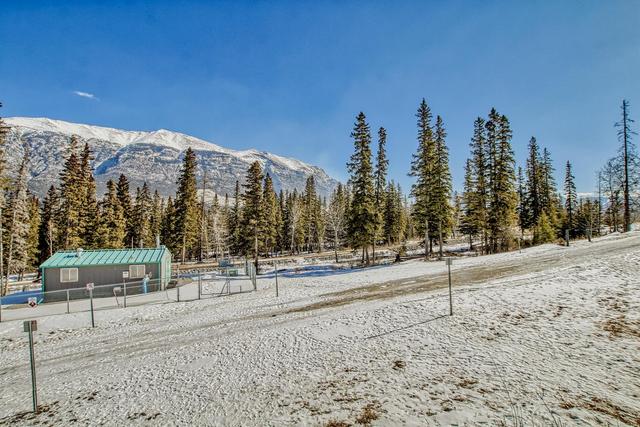 205 - 150 Crossbow Place, Condo with 3 bedrooms, 2 bathrooms and 1 parking in Kananaskis AB | Image 36