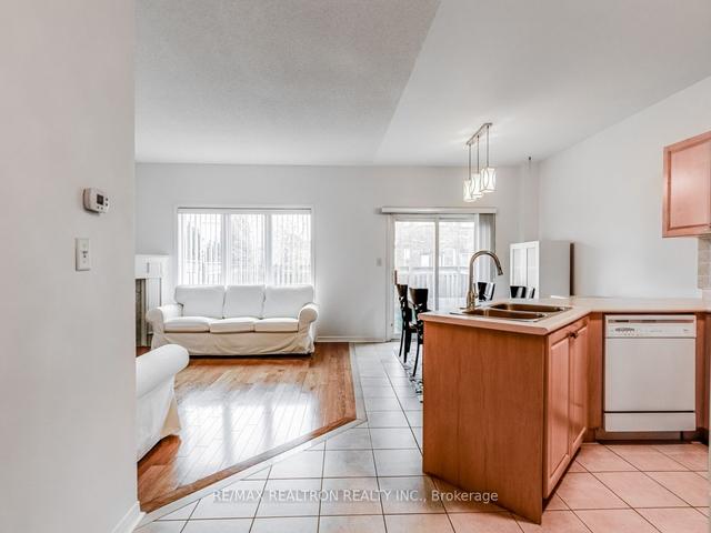 3167 Bentley Dr, House semidetached with 3 bedrooms, 3 bathrooms and 2 parking in Mississauga ON | Image 3