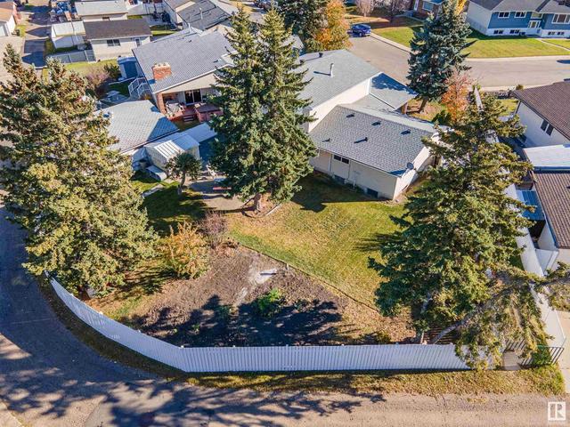 8424 145 Av Nw, House detached with 4 bedrooms, 2 bathrooms and 6 parking in Edmonton AB | Image 59