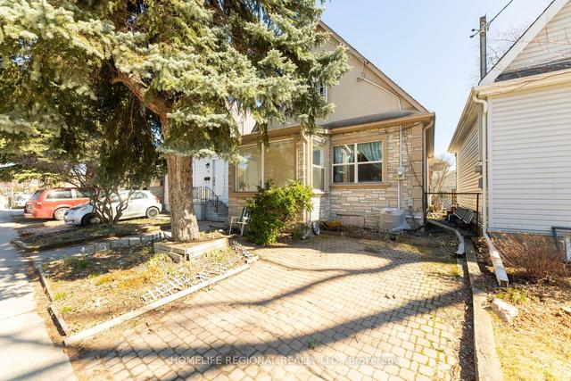 77 Eileen Ave, House detached with 3 bedrooms, 2 bathrooms and 1 parking in Toronto ON | Image 1