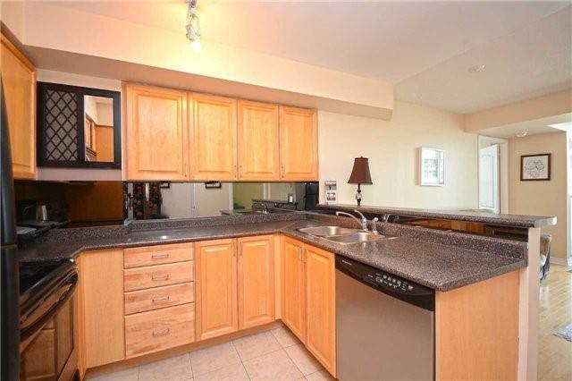 906 - 33 Elm Dr W, Condo with 2 bedrooms, 2 bathrooms and 1 parking in Mississauga ON | Image 13