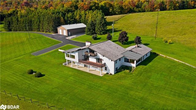 3143 Concession 10 Nottawasaga Road S, House attached with 5 bedrooms, 3 bathrooms and 17 parking in Clearview ON | Image 5
