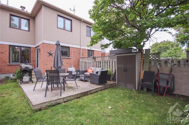41 Grenadier Way, Townhouse with 3 bedrooms, 3 bathrooms and 4 parking in Ottawa ON | Image 29