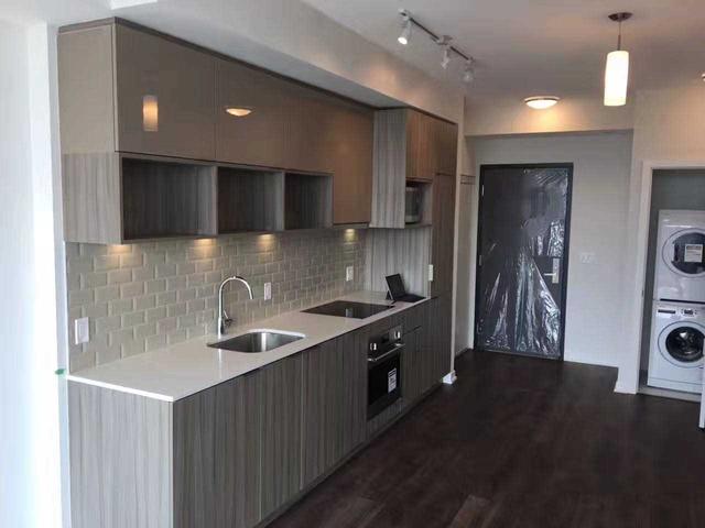 01 - 52 Forest Manor Rd, Condo with 1 bedrooms, 1 bathrooms and 1 parking in Toronto ON | Image 3