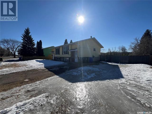 1435 - 1437 16th Street W, House detached with 6 bedrooms, 4 bathrooms and null parking in Prince Albert SK | Image 27