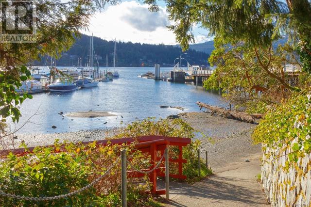 8 - 1184 Clarke Rd, House attached with 2 bedrooms, 1 bathrooms and 1 parking in Central Saanich BC | Image 33