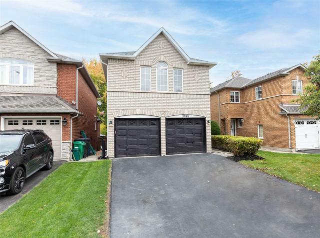 3748 Forest Bluff Cres, House detached with 4 bedrooms, 3 bathrooms and 6 parking in Mississauga ON | Image 1