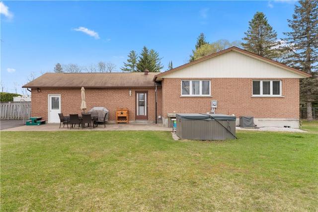 11791 Round Lake Road, House detached with 5 bedrooms, 3 bathrooms and 20 parking in Laurentian Valley ON | Image 30