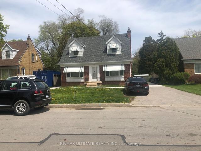 39 Lynnhaven Rd, House detached with 3 bedrooms, 3 bathrooms and 6 parking in Toronto ON | Image 4