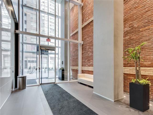 1002 - 15 Grenville St, Condo with 1 bedrooms, 1 bathrooms and 0 parking in Toronto ON | Image 3
