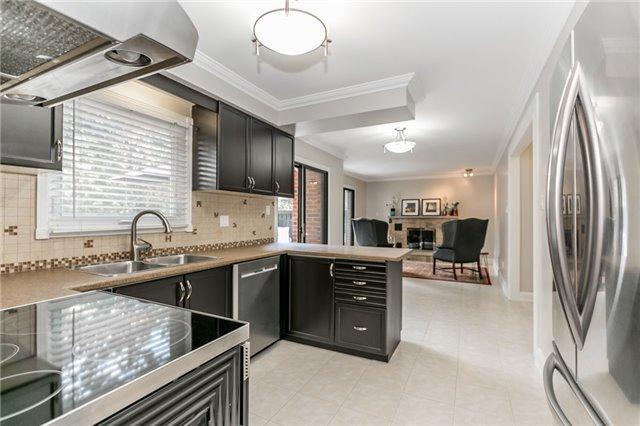 772 Ajyn Crt, House detached with 3 bedrooms, 2 bathrooms and 4 parking in Mississauga ON | Image 6