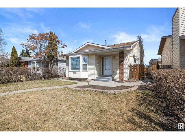 3023 37 St Nw, House detached with 3 bedrooms, 2 bathrooms and 3 parking in Edmonton AB | Image 2