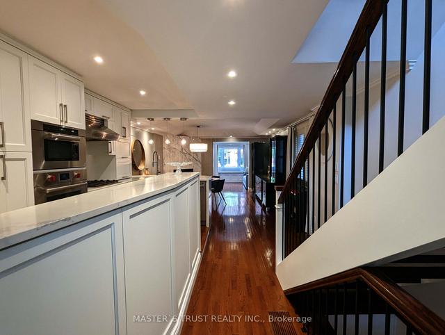 172 Fairlawn Ave, House semidetached with 2 bedrooms, 3 bathrooms and 1 parking in Toronto ON | Image 36