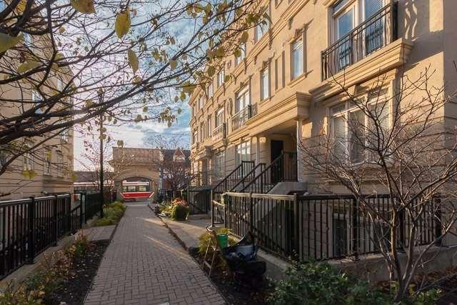 10 - 98 Carr St, Townhouse with 2 bedrooms, 1 bathrooms and 1 parking in Toronto ON | Image 2