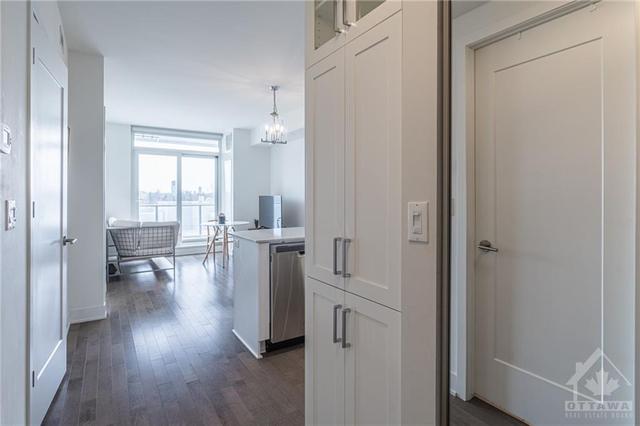 809 - 485 Richmond Road, Condo with 1 bedrooms, 1 bathrooms and 1 parking in Ottawa ON | Image 2
