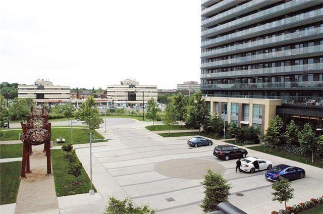 305 - 29 Singer Crt, Condo with 2 bedrooms, 2 bathrooms and 1 parking in Toronto ON | Image 5