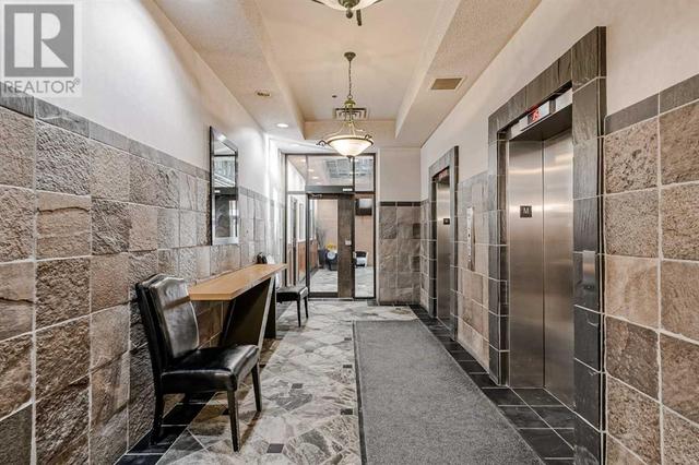 1204, - 1100 8 Avenue Sw, Condo with 2 bedrooms, 1 bathrooms and 1 parking in Calgary AB | Image 3