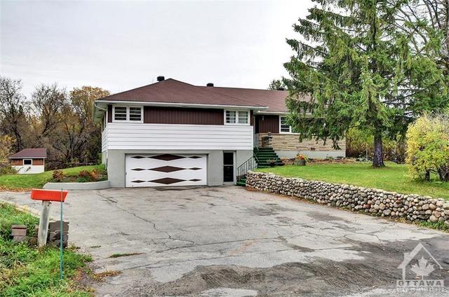 5495 Bank Street, House detached with 6 bedrooms, 2 bathrooms and 6 parking in Ottawa ON | Image 1