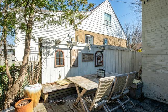96 Natal Ave, House detached with 2 bedrooms, 2 bathrooms and 3 parking in Toronto ON | Image 15