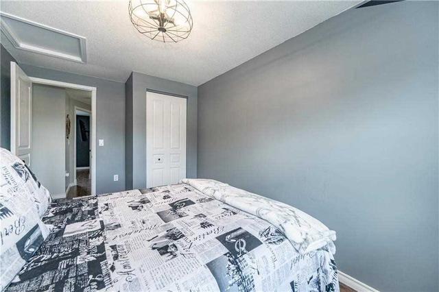 46 Fairmeadow Dr, House detached with 3 bedrooms, 2 bathrooms and 3 parking in Guelph ON | Image 16