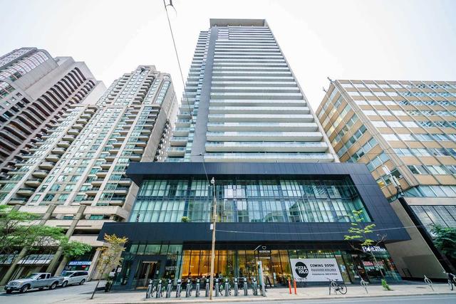 1910 - 770 Bay St, Condo with 2 bedrooms, 2 bathrooms and 1 parking in Toronto ON | Image 1
