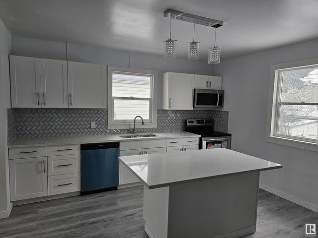 12412 96 St Nw, House detached with 4 bedrooms, 2 bathrooms and null parking in Edmonton AB | Image 2