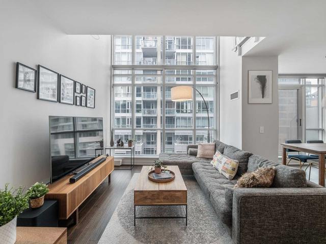 lph09 - 21 Nelson St, Condo with 1 bedrooms, 2 bathrooms and 1 parking in Toronto ON | Image 8