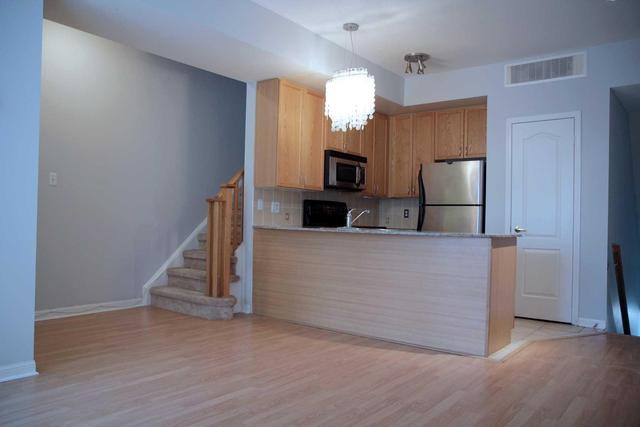 th2 - 70 Carr St, Townhouse with 2 bedrooms, 2 bathrooms and 1 parking in Toronto ON | Image 5