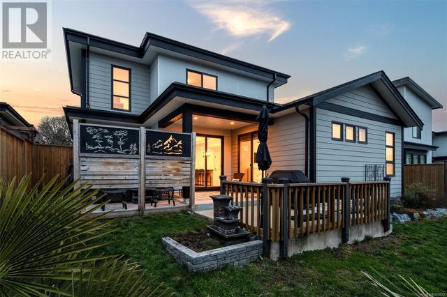 6541 Helgesen Rd, House detached with 4 bedrooms, 3 bathrooms and 4 parking in Sooke BC | Image 2