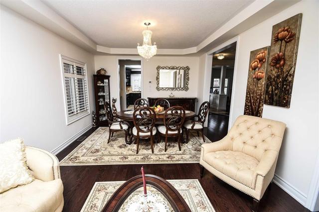116 Royal West Dr, House detached with 5 bedrooms, 4 bathrooms and 4 parking in Brampton ON | Image 4