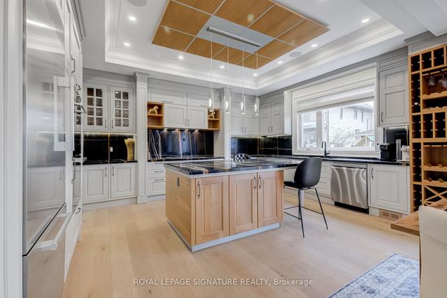 29 Halkin Cres, House detached with 4 bedrooms, 7 bathrooms and 6 parking in Toronto ON | Image 3