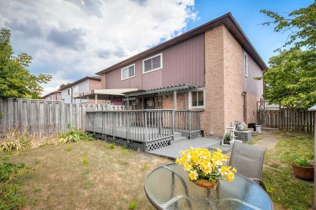 49 Barrington Cres, House semidetached with 3 bedrooms, 2 bathrooms and 5 parking in Markham ON | Image 27