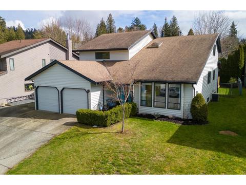 2102 Enderby Street, House detached with 6 bedrooms, 3 bathrooms and 4 parking in Abbotsford BC | Card Image