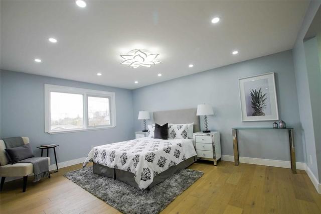 4254 Bloor St W, House detached with 4 bedrooms, 3 bathrooms and 7 parking in Toronto ON | Image 17