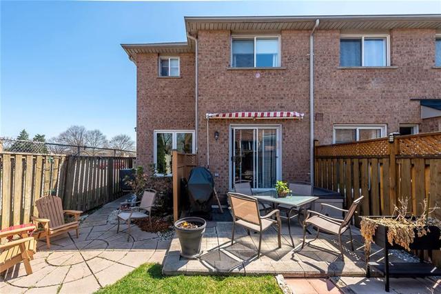 4490 Victory Court, House attached with 3 bedrooms, 2 bathrooms and 2 parking in Burlington ON | Image 46