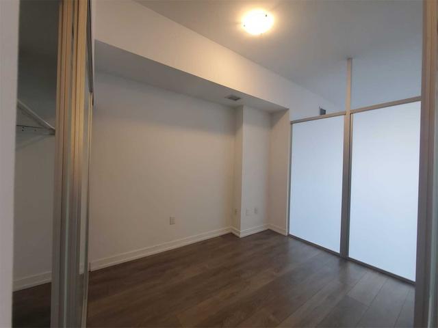 3410 - 426 University Ave, Condo with 2 bedrooms, 1 bathrooms and 0 parking in Toronto ON | Image 8