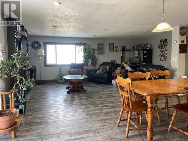 225041 690, House detached with 5 bedrooms, 3 bathrooms and 15 parking in Northern Lights County AB | Image 17
