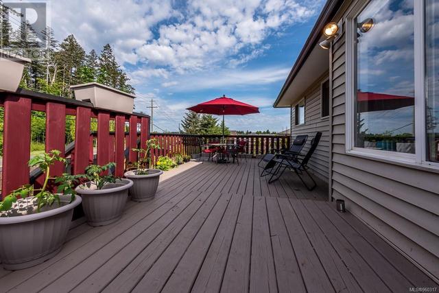 2581 Carstairs Dr, House detached with 5 bedrooms, 3 bathrooms and 1 parking in Courtenay BC | Image 30
