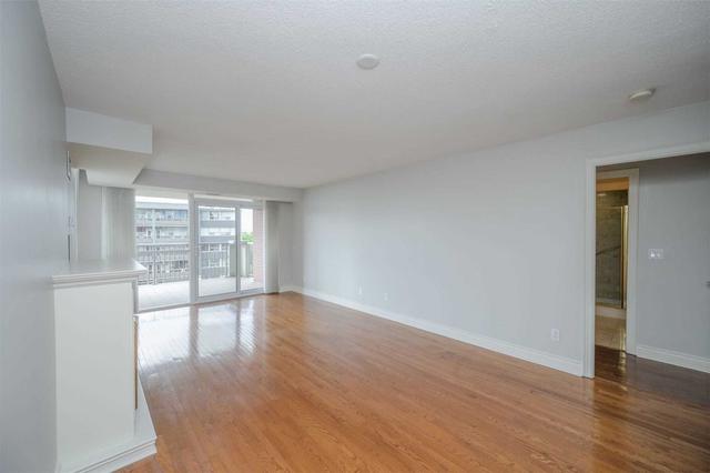 1001 - 442 Maple Ave, Condo with 2 bedrooms, 2 bathrooms and 1 parking in Burlington ON | Image 2