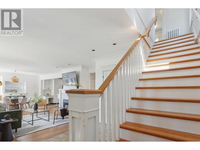 448 W 14th Street, House detached with 6 bedrooms, 3 bathrooms and 4 parking in North Vancouver BC | Image 18