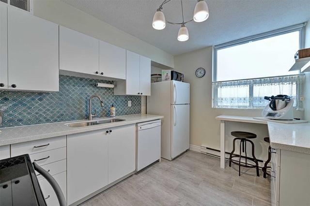1108 - 700 Dynes Rd, Condo with 2 bedrooms, 2 bathrooms and 1 parking in Burlington ON | Image 4