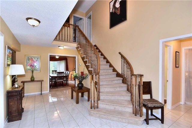 45 St Michaels Cres, House detached with 4 bedrooms, 3 bathrooms and 4 parking in Caledon ON | Image 2